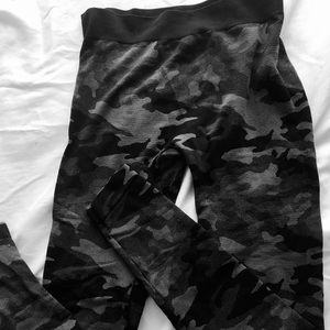 Black Camo Leggings S